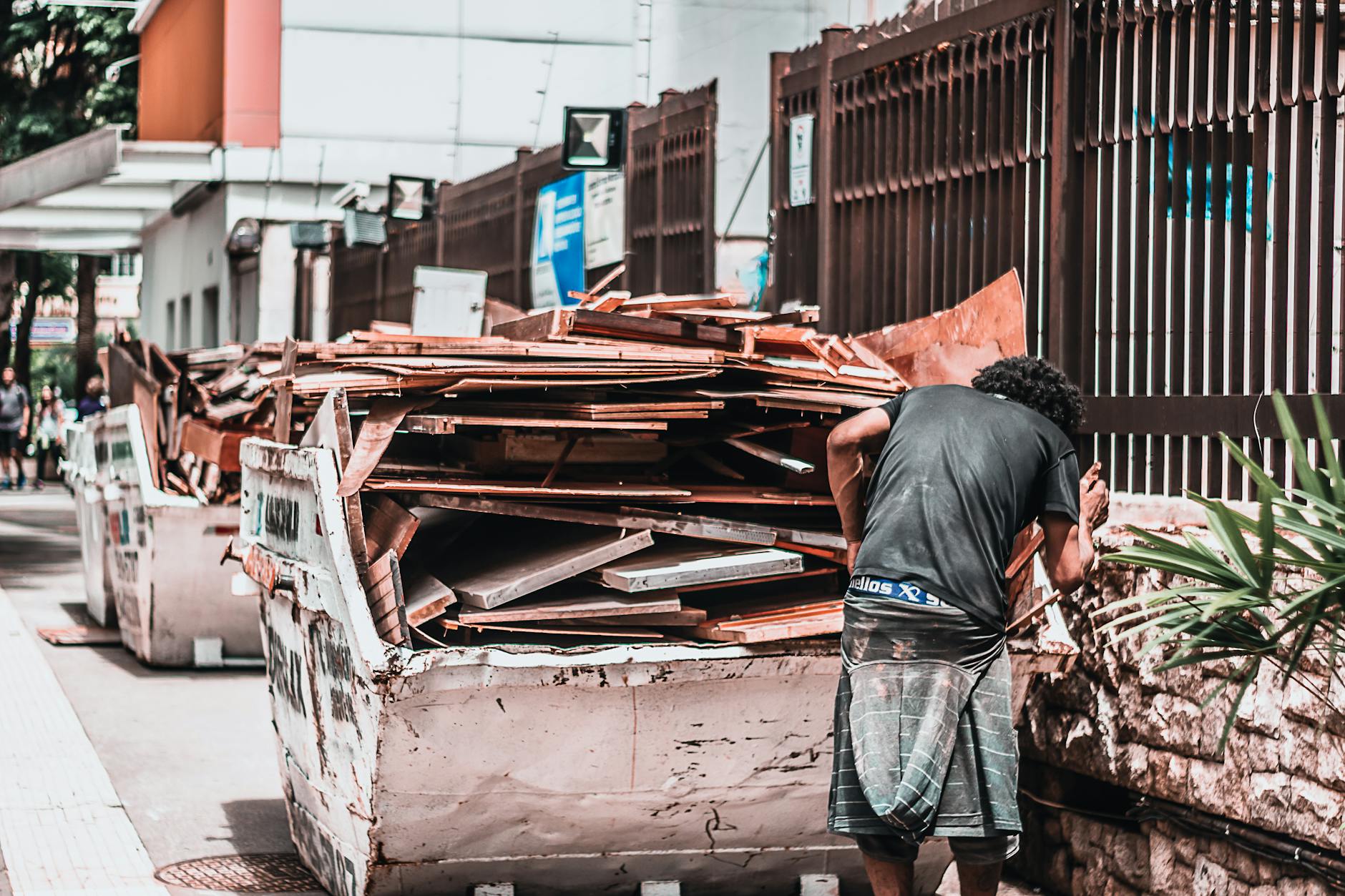 Streets of Debris: A Los Angeles Dumpster Story