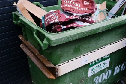 The Last Load: A Los Angeles Neighborhood Clears the Way